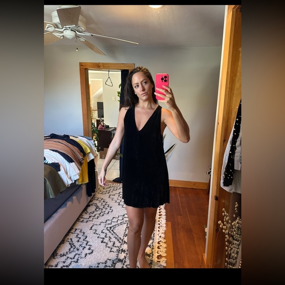 Aritzia dress - Picture 3 of 8